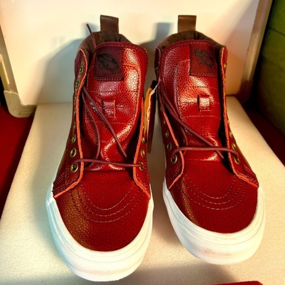 Van sk8 hi brand new “ No Box” burgundy size 6.5 men